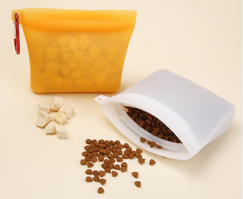 The Ultimate Training Companion: Why the SITABI Silicone Pet Food Pouch is the Secret to Smarter Walks and Happier Pets